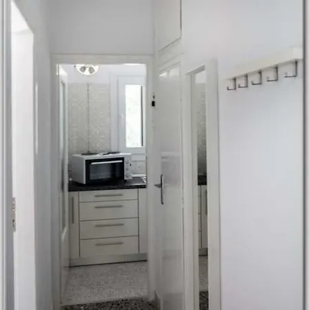 Апартаменты Anni's Cozy 50m From The