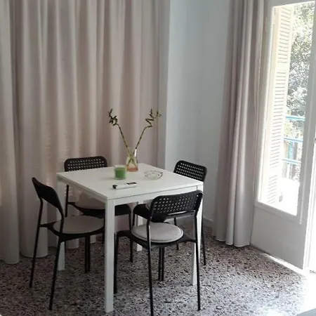 Anni's Cozy 50m From The Lägenhet Agia Trias